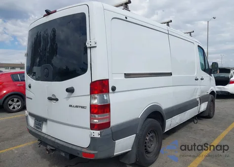 2014 Mercedes-Benz Sprinter 2500 Normal Roof из США, поврежденный, VIN WD3PE7DC7E5923786